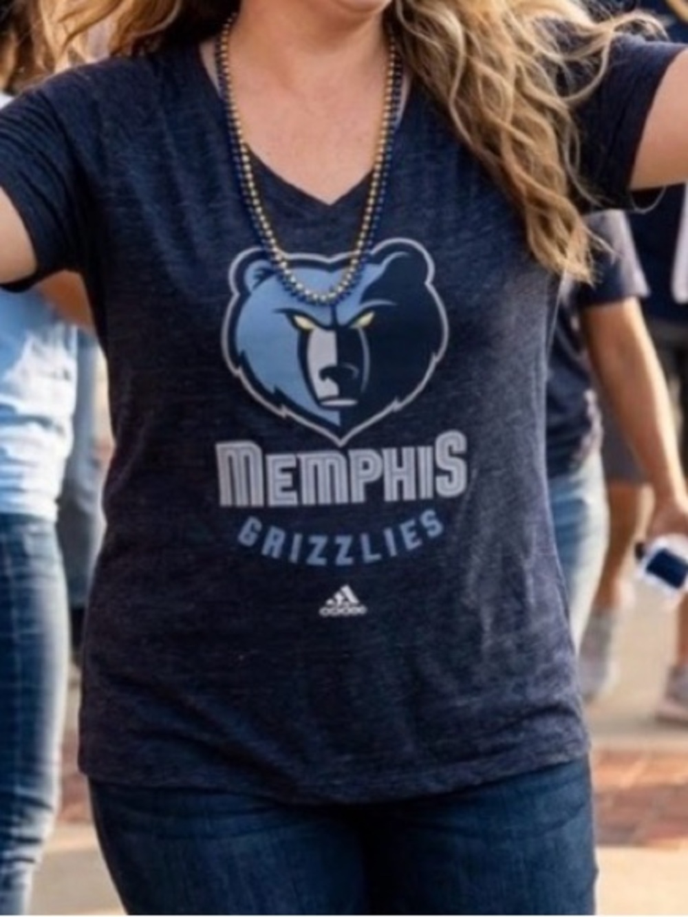 Memphis Grizzlies Women's V-Neck, Short Sleeve Navy Blue Tee. Size XL. NBA SKU 9